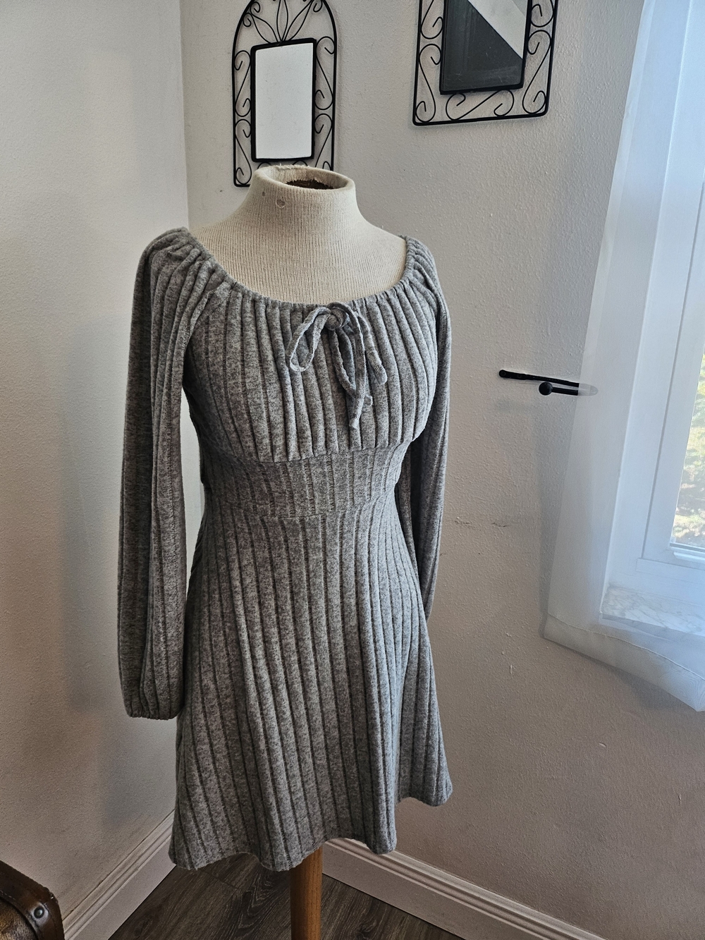 Cozy Gray Ribbed Long-Sleeve Tie-Neck Dress Strechy  Gorpcore